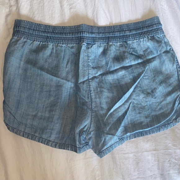 Vineyard Vines Chambray Pull On Shorts - Picture 3 of 3